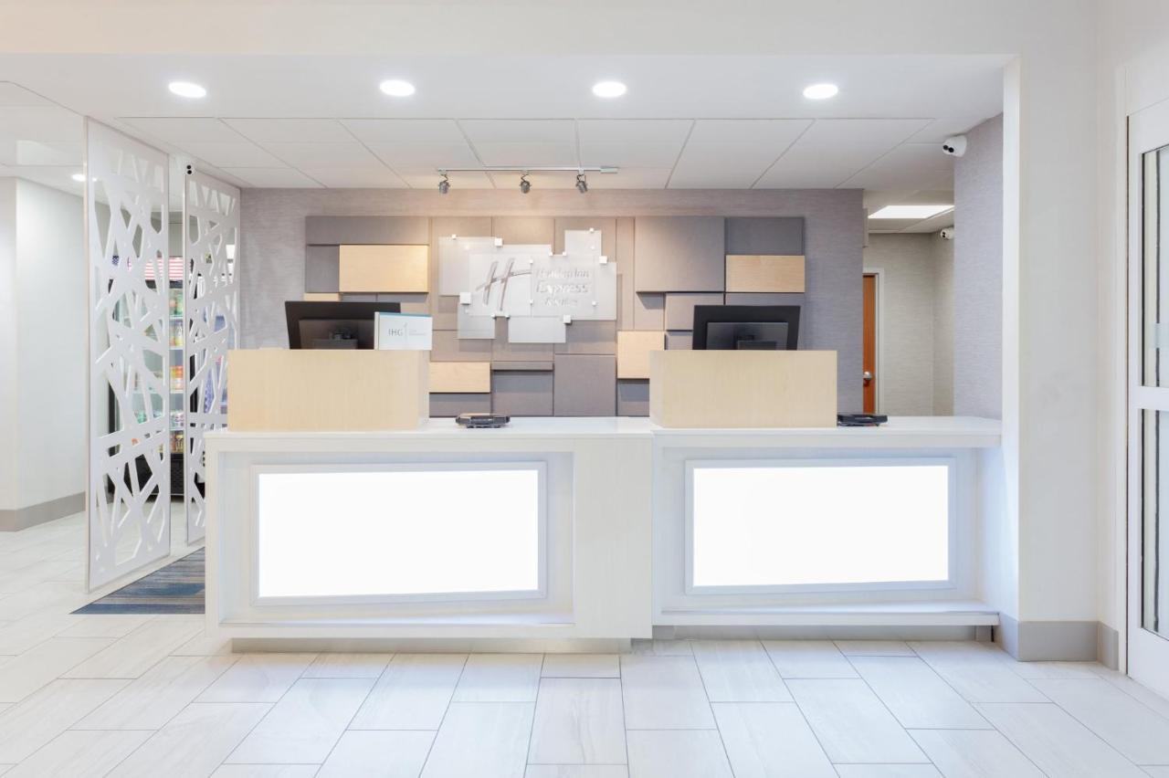 Holiday Inn Express & Suites Williamsburg By Ihg Exterior photo